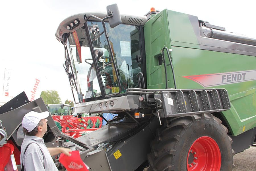 20150514 sajam stojin marin traktor kombajn moderno (11)