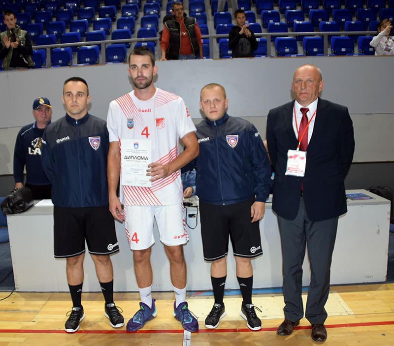 DSC_9663 Trninić Marko sa diplomom najbolji igrač utakmice