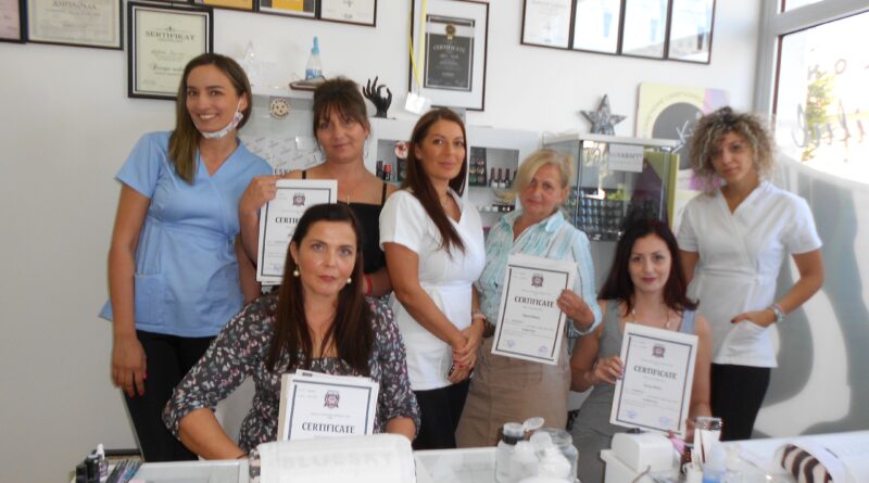 OBUKA ZA OSOBE SA INVALIDITETOM: Stekle sertifikat za kozmetičarke, učile i družile se