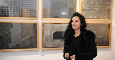 IZLOŽBA SUGRAĐANKE ANDREE IVANOVIĆ JAKŠIĆ U TRCI ZA „POLITIKINU” NAGRADU IZLOŽBA SUGRAĐANKE ANDREE IVANOVIĆ JAKŠIĆ U TRCI ZA „POLITIKINU” NAGRADU