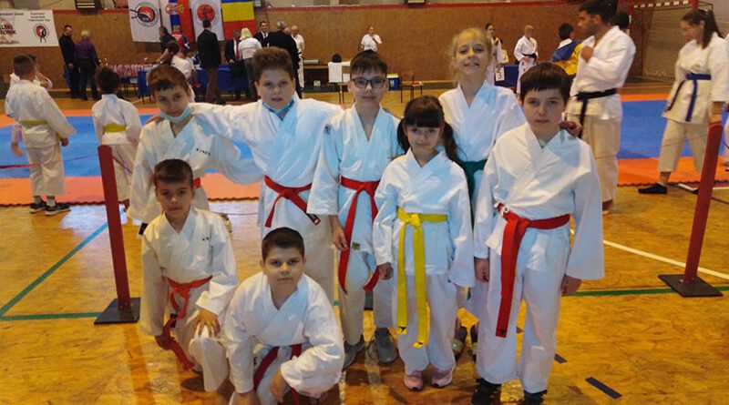 47 - 4 Karate Mladost