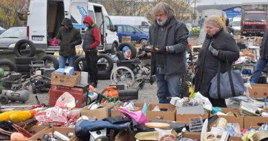 ZRENJANINSKI BUVLJAK – ŠARMANTNI SKLOP SAVREMENOG DOBA I MINULOG VREMENA ZRENJANINSKI BUVLJAK – ŠARMANTNI SKLOP SAVREMENOG DOBA I MINULOG VREMENA