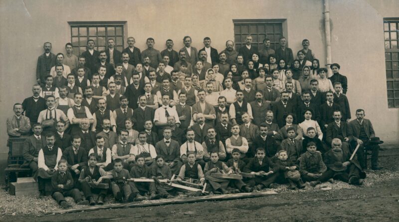 3 Radnici fabrike namestaja Anton Bence i sin - 1911.