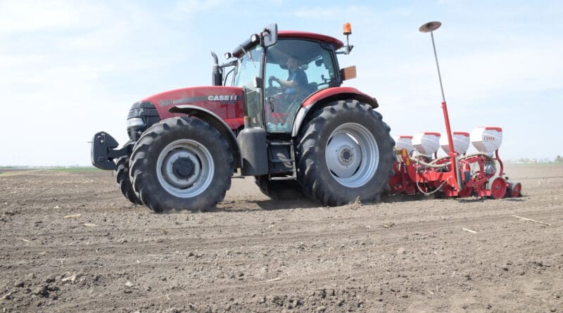 20200421 prolecna setva atar radovui kukuruz traktor (14)