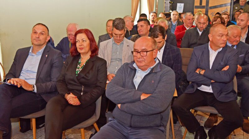 9 – 1 А Salapura, Biyonj i direktor