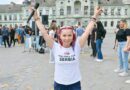 NIKOLETA VIDAKOVIĆ – TIHA SNAGA IZA JAVNIH NASTUPA, PUNA PODRŠKA SVAKOM DETETU