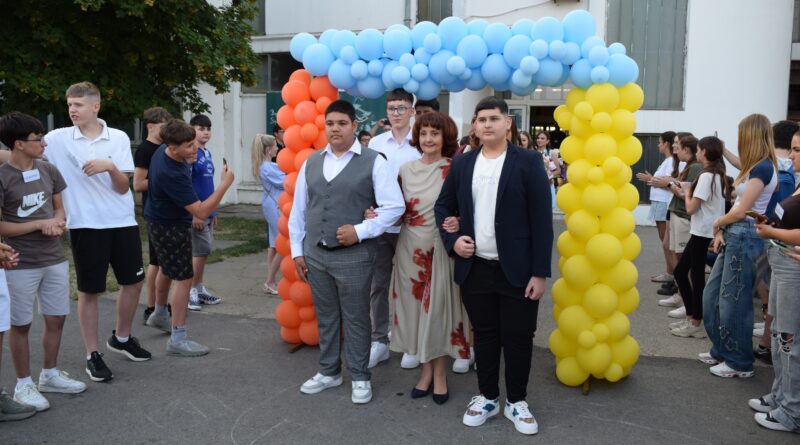 osmo tri i jelica popov