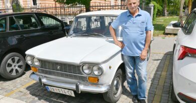 DECENIJAMA NA ZAJEDNIČKOM PUTU: RADOVAN MOLDOVAN I NJEGOV „TRISTAĆ” DECENIJAMA NA ZAJEDNIČKOM PUTU: RADOVAN MOLDOVAN I NJEGOV „TRISTAĆ”