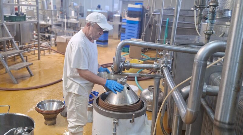 9-1-4 Detalj iz mini mlekare